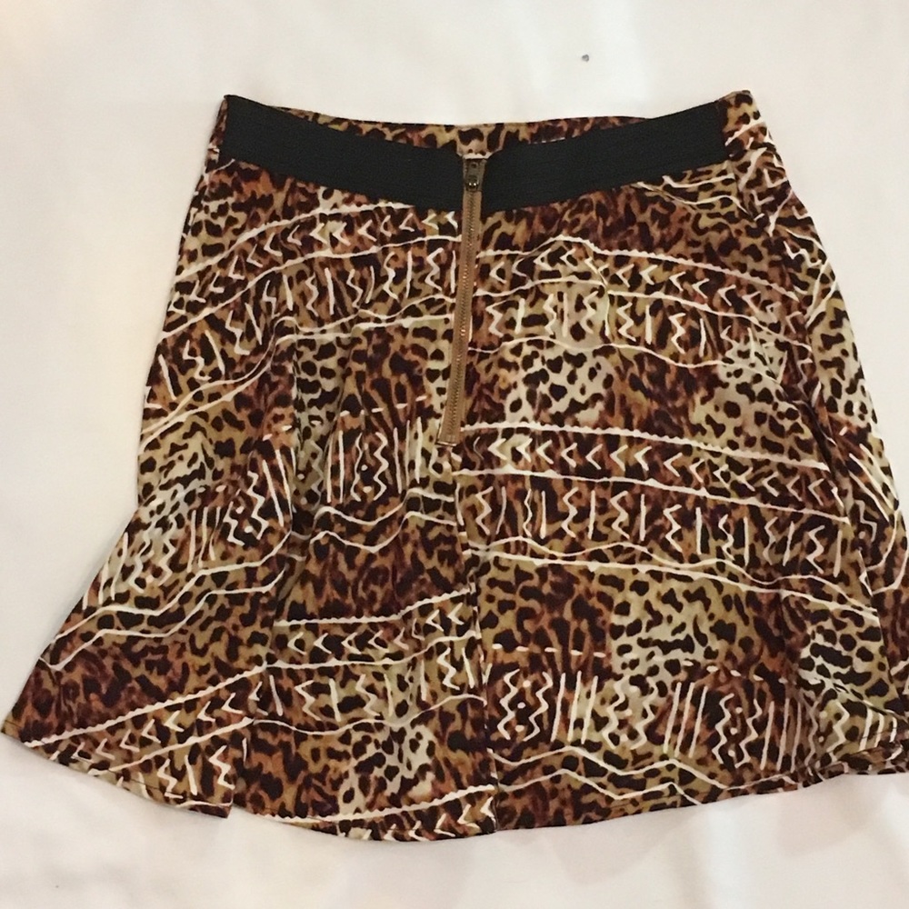 Skirt - Picture 2 of 3